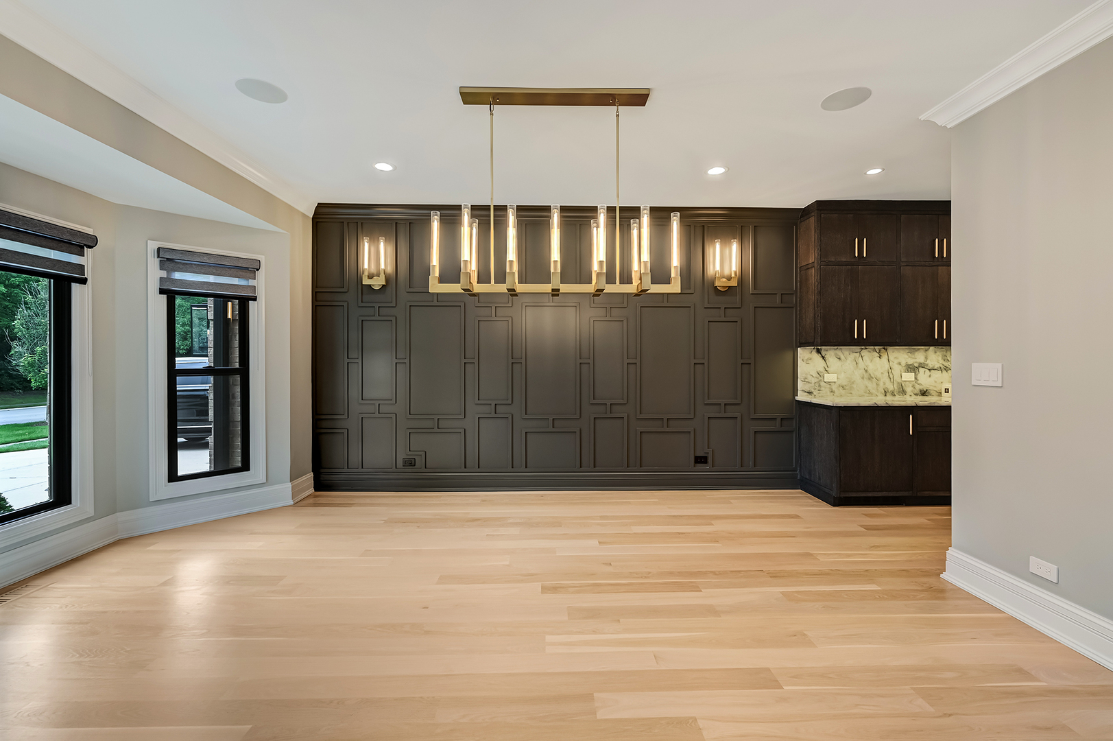 1813 Kelly Court Darien, IL 60561 - Photo 16 of 56 a view of an empty room with a cabinet