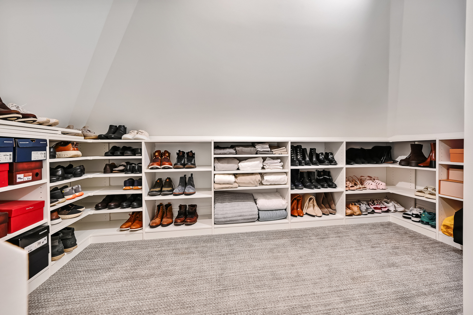 1813 Kelly Court Darien, IL 60561 - Photo 38 of 56 a living room with furniture and a book shelf