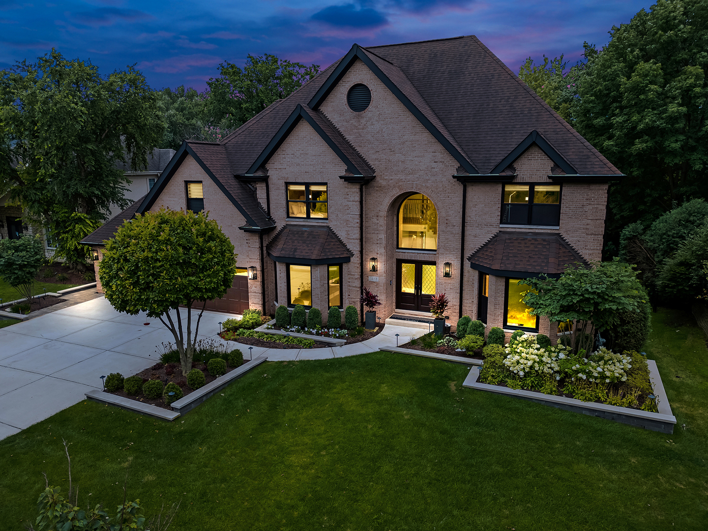 1813 Kelly Court Darien, IL 60561 - Photo 53 of 56 a front view of house with yard and green space