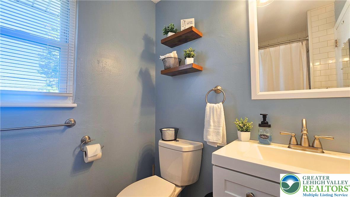 875 Poplar Road Hellertown, PA 18055 - Photo 18 of 33