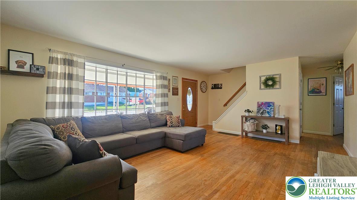 875 Poplar Road Hellertown, PA 18055 - Photo 6 of 33