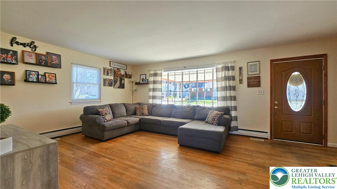 875 Poplar Road Hellertown, PA 18055 - Photo 7 of 33