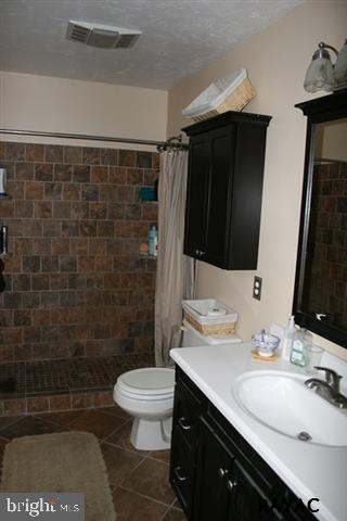 5144 Robin Road Dover, PA 17315 - Photo 15 of 29 Gallery Image 15