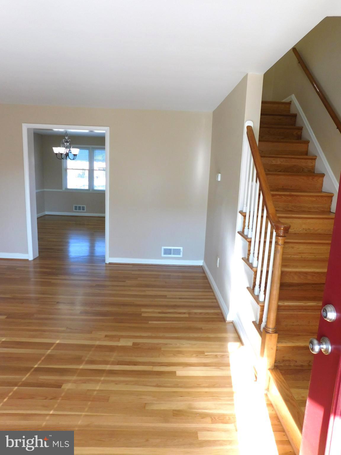 6138 Edlynne Road Baltimore, MD 21239 - Photo 3 of 30 Living Room/Main Entrance