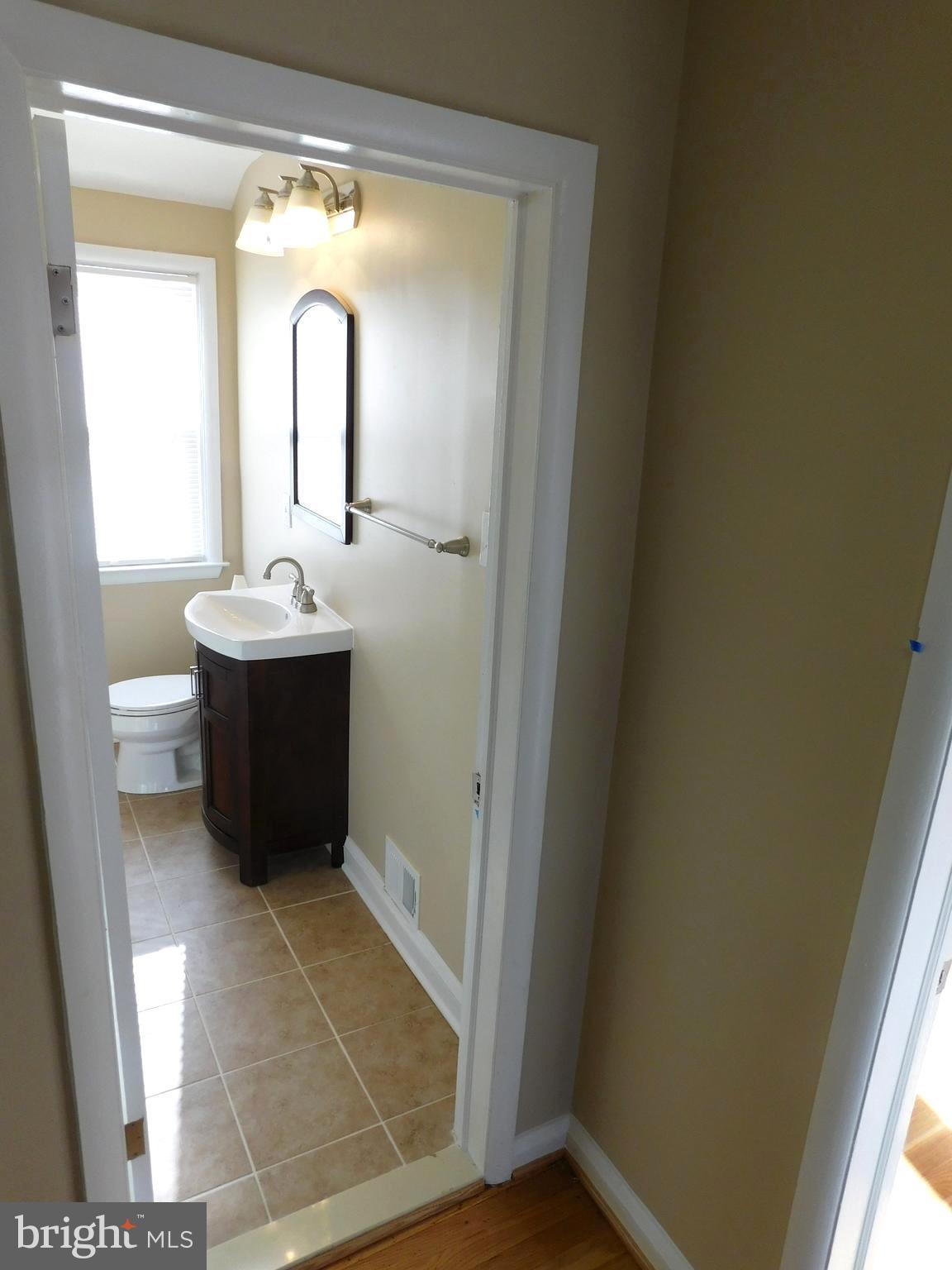 6138 Edlynne Road Baltimore, MD 21239 - Photo 21 of 30 Bight New Bath
