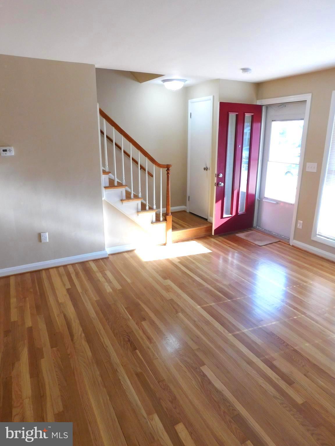 6138 Edlynne Road Baltimore, MD 21239 - Photo 4 of 30 Living Room/Main Entrance