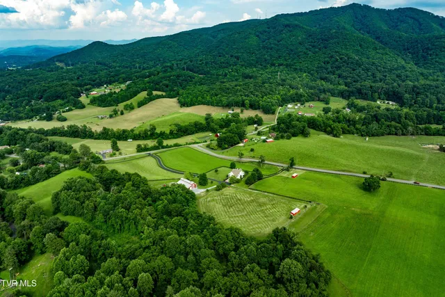 $2,390,000 | 2294 Dry Creek Road, Johnson City, TN 37604