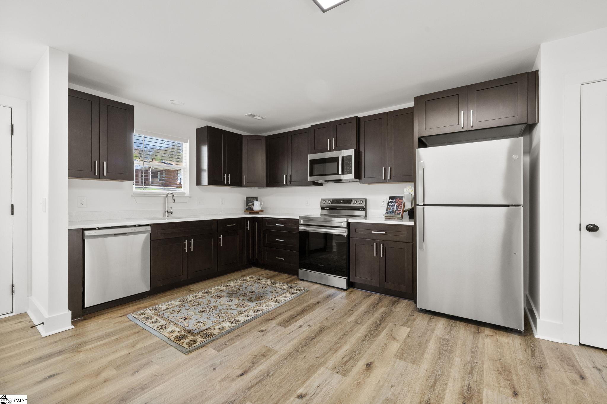 7 Robin Hood Road Taylors, SC 29687 - Photo 4 of 29