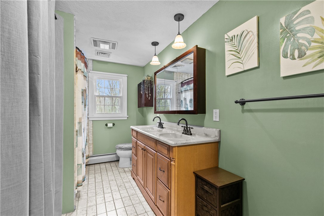 831 Crandall Road Tiverton, RI 02878 - Photo 26 of 50 Primary En-Suite Bath