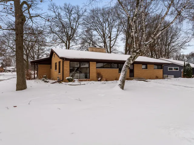 $285,000 | 1437 Arden Lane, Manitowoc, WI 54220
