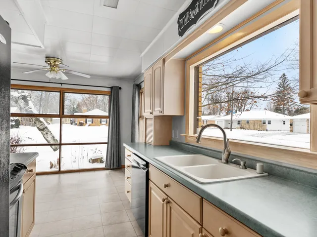 $285,000 | 1437 Arden Lane, Manitowoc, WI 54220