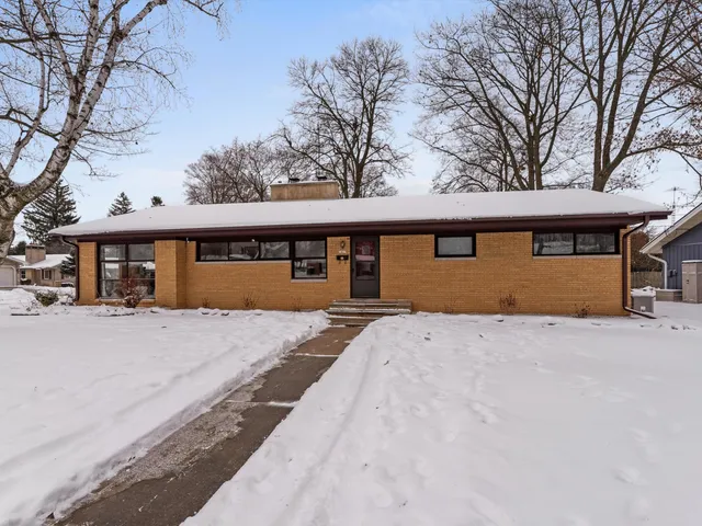 $285,000 | 1437 Arden Lane, Manitowoc, WI 54220