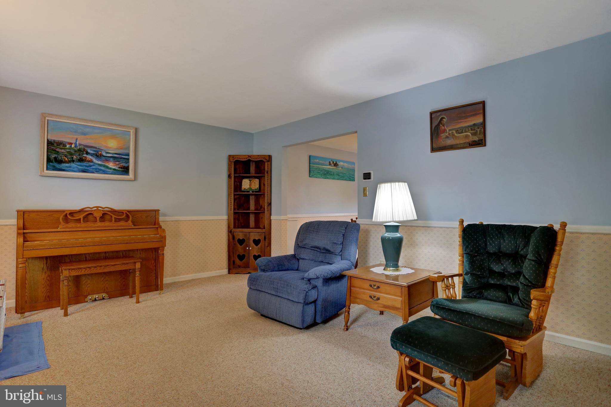 806 Blue Gate Lane Sinking Spring, PA 19608 - Photo 4 of 26 Living Room