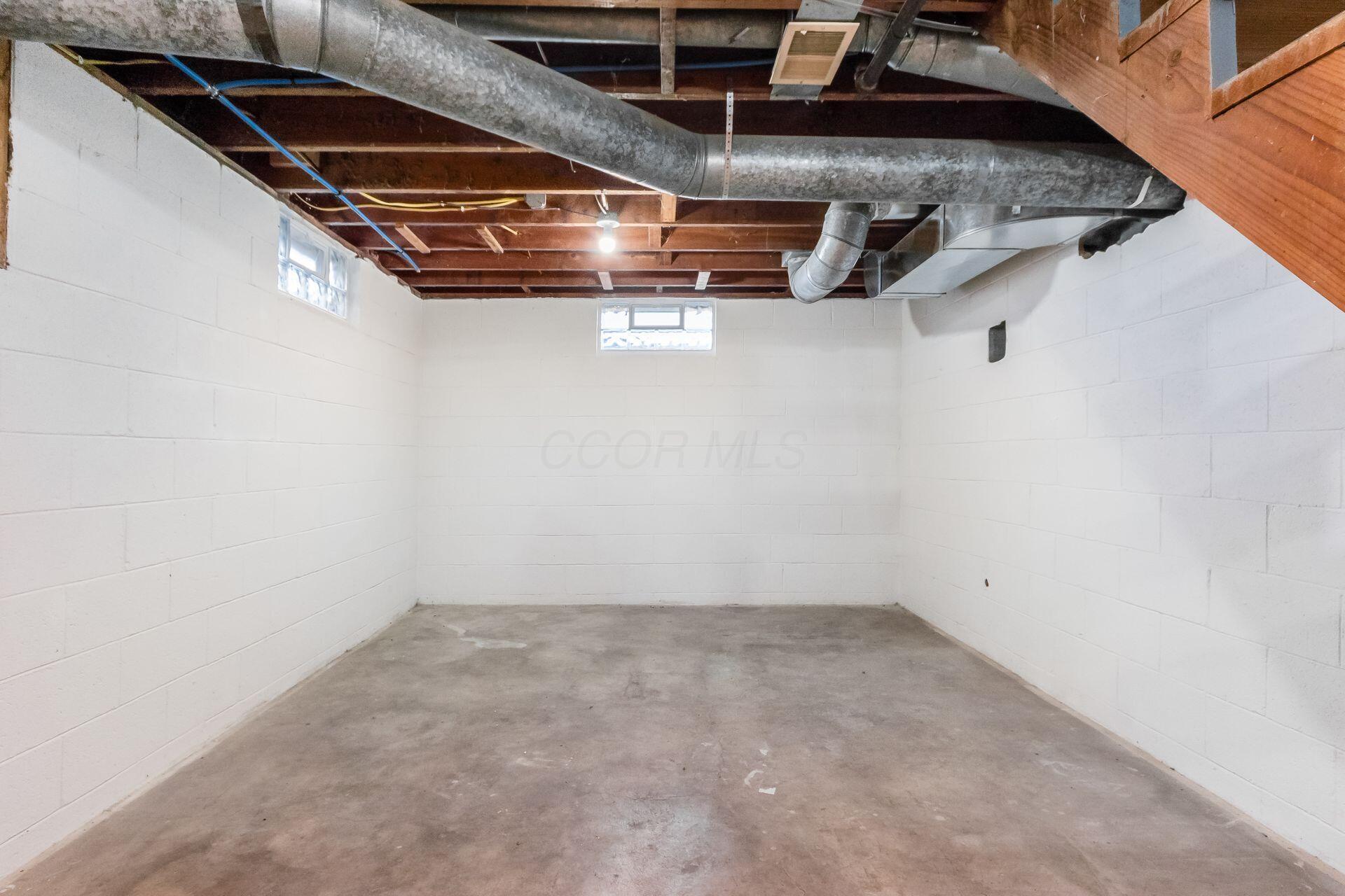 2565 Bristol Road Columbus, OH 43221 - Photo 25 of 31 Full dry basement