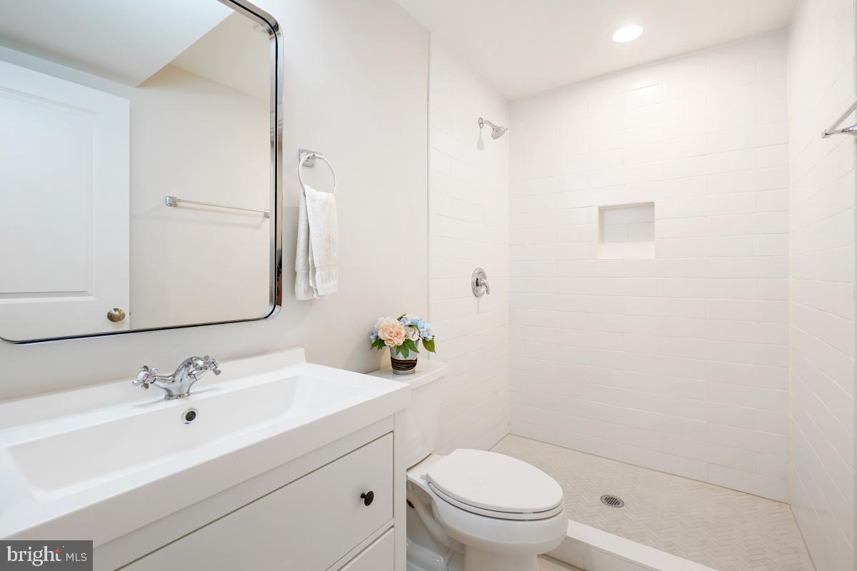 8706 Sundale Drive Silver Spring, MD 20910 - Photo 24 of 32