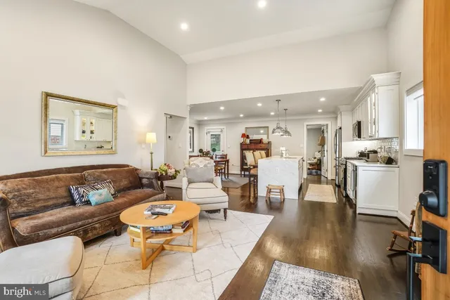 $4,500 | 8706 Sundale Drive, Silver Spring, MD 20910