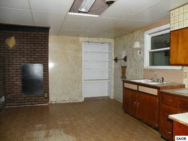 643 Richardson Road Owosso, MI 48867 - Photo 4 of 7 41041-3.JPG