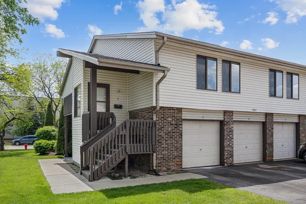 $260,000 | 7557 Bristol Lane, Unit 1, Hanover Park, IL 60133