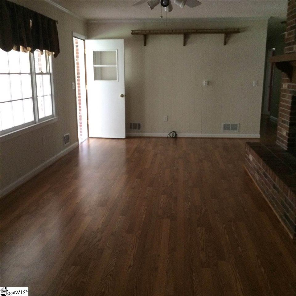 542 State Rd S-42-50 Woodruff, SC 29388 - Photo 12 of 31