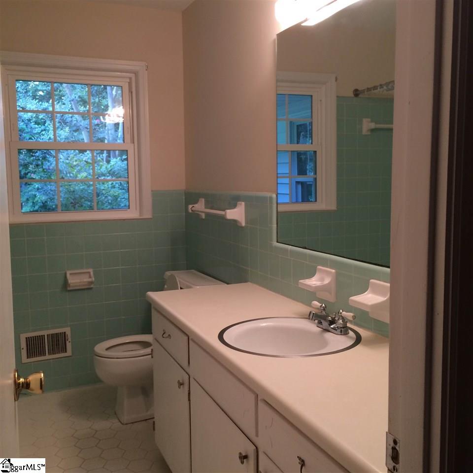 542 State Rd S-42-50 Woodruff, SC 29388 - Photo 17 of 31