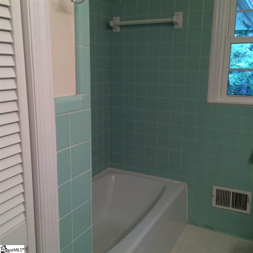 542 State Rd S-42-50 Woodruff, SC 29388 - Photo 18 of 31
