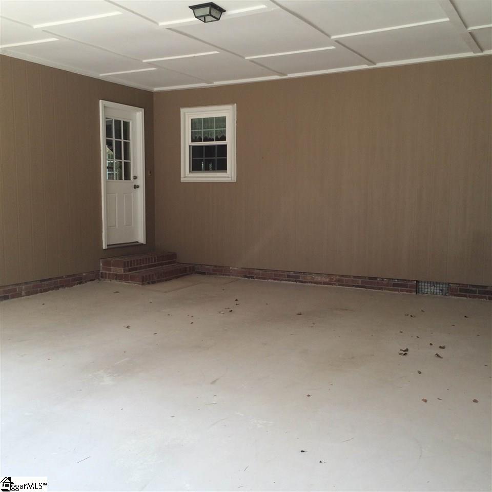 542 State Rd S-42-50 Woodruff, SC 29388 - Photo 6 of 31