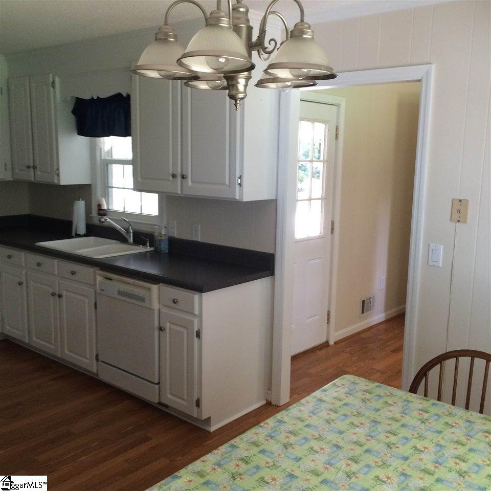 542 State Rd S-42-50 Woodruff, SC 29388 - Photo 10 of 31