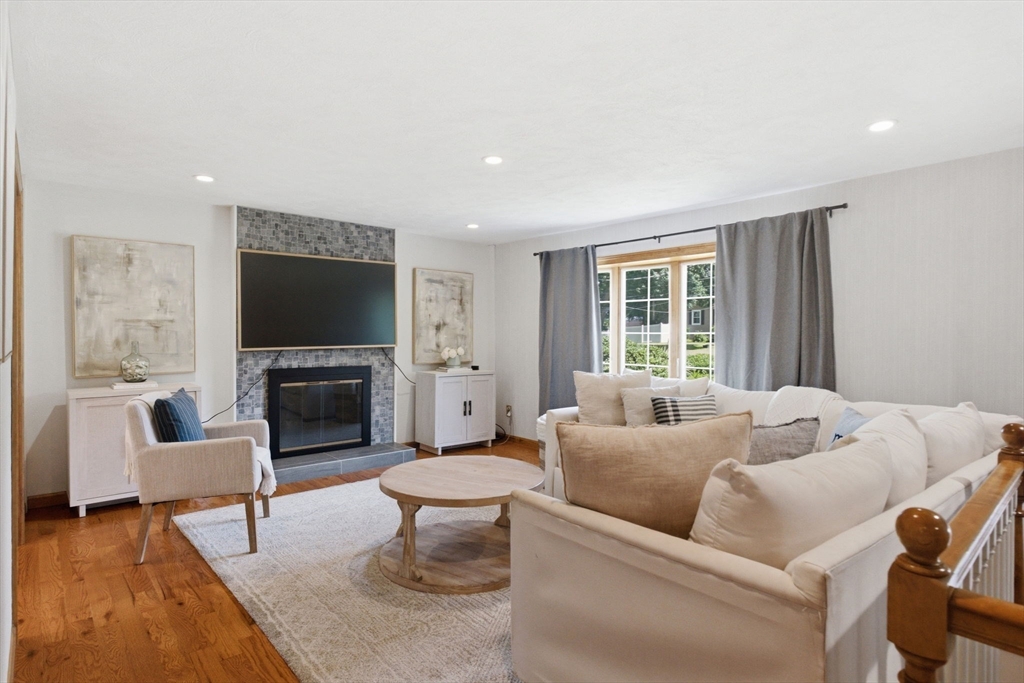 33 R Melrose Avenue Wilmington, MA 01887 - Photo 4 of 28 Gallery Image 4