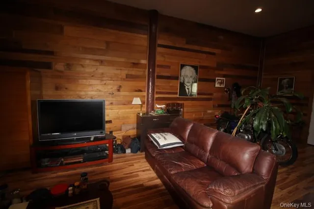 $299,900 | 13 Creamery Road, Livingston Manor, NY 12758