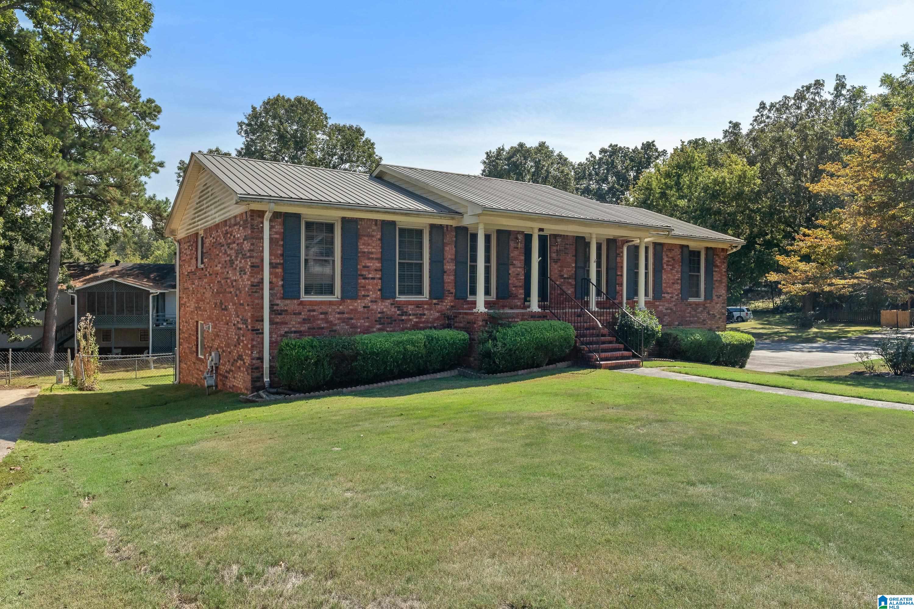 1463 Caribbean Circle Alabaster, AL 35007 - Photo 2 of 32