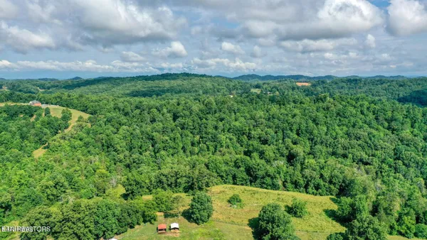 $550,000 | East Raccoon Valley Drive, Heiskell, TN 37754