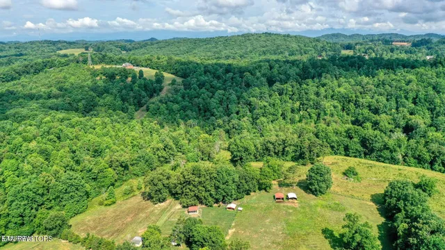 $550,000 | East Raccoon Valley Drive, Heiskell, TN 37754