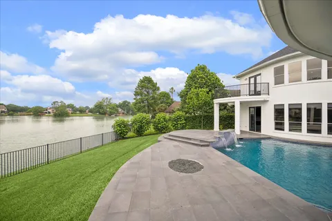 $1,100,000 | 2734 Peninsulas Drive, Missouri City, TX 77459
