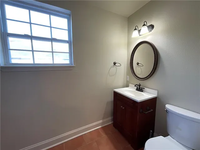 $2,000 | 5495 Canal Boulevard, Unit LOWR, New Orleans, LA 70124