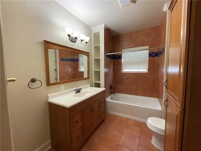 $2,000 | 5495 Canal Boulevard, Unit LOWR, New Orleans, LA 70124