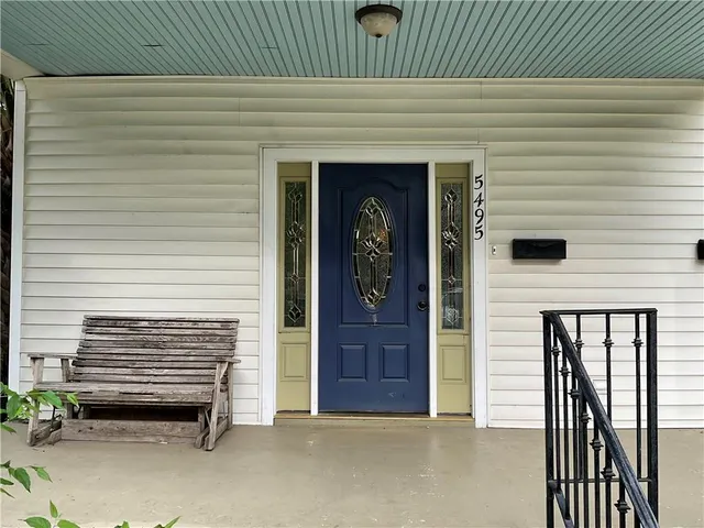 $2,000 | 5495 Canal Boulevard, Unit LOWR, New Orleans, LA 70124