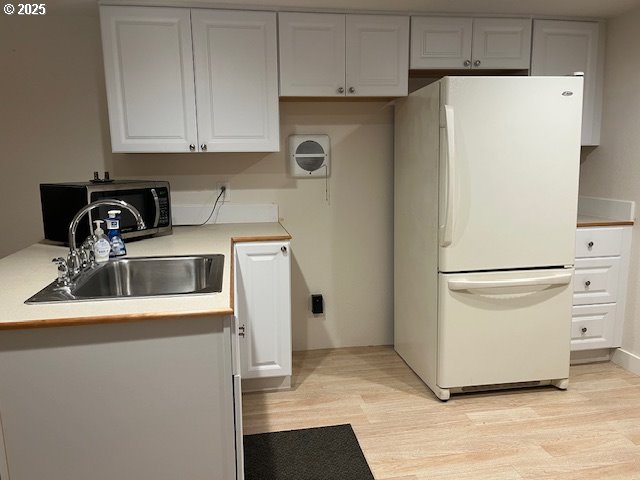 16901 Southeast Division Street, Unit 50 Portland, OR 97236 - Photo 3 of 25 Kitchen