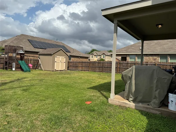 $2,400 | 204 Eli Whitney Way, Hutto, TX 78634