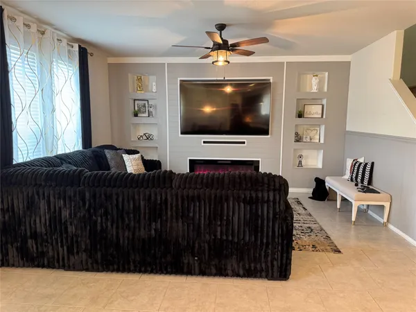 $2,400 | 204 Eli Whitney Way, Hutto, TX 78634