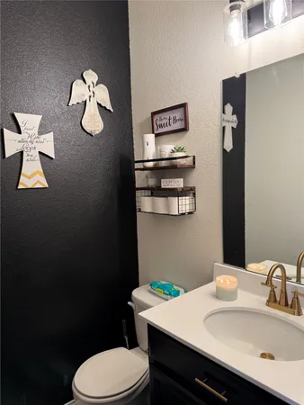 $2,400 | 204 Eli Whitney Way, Hutto, TX 78634