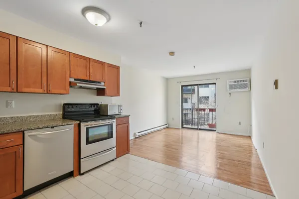 $617,000 | 114 Willow Avenue, Unit E, Hoboken, NJ 07030