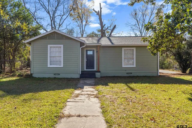 $124,900 | 402 Gay Avenue, Palestine, TX 75801