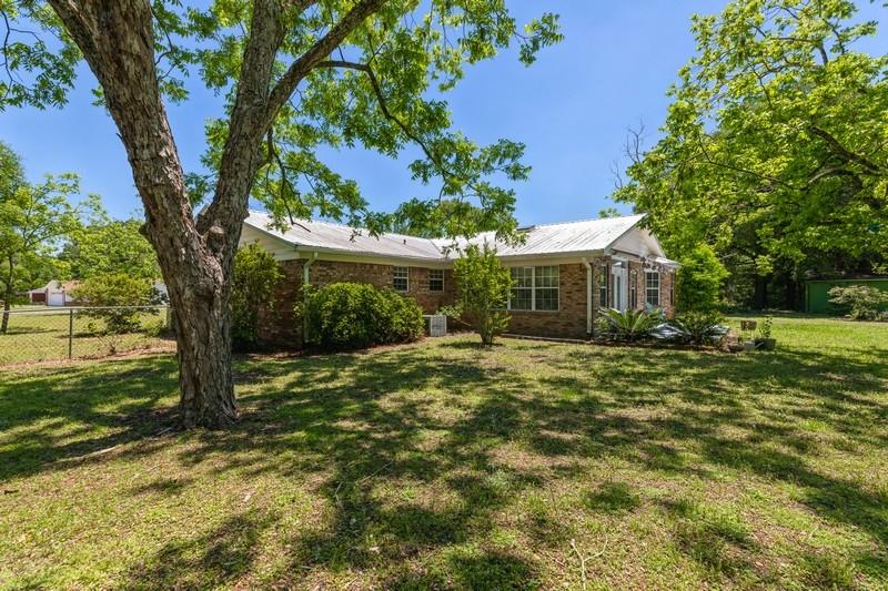 1203 Valley Road Crestview, FL 32539 - Photo 12 of 35 33_1203ValleyRoad_2057_FlexMLS800x600_80