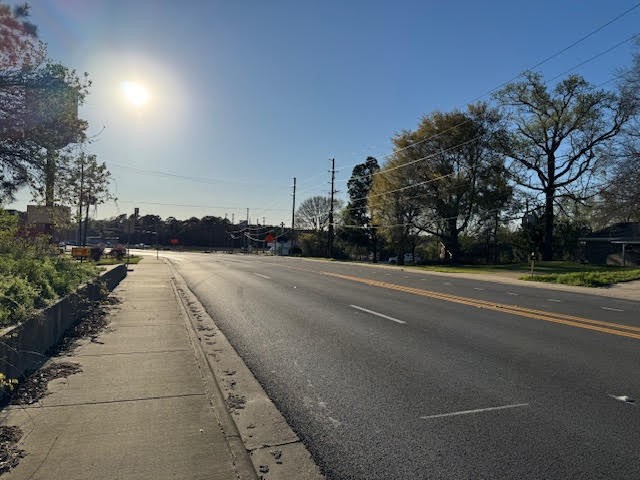 3107 Montgomery Road Huntsville, TX 77340 - Photo 2 of 11