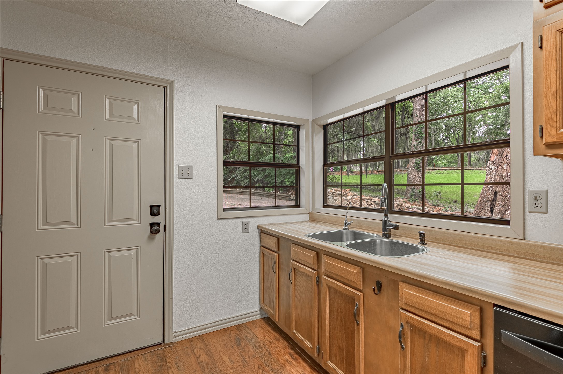 73 Thomas Lake Road Huntsville, TX 77320 - Photo 7 of 30