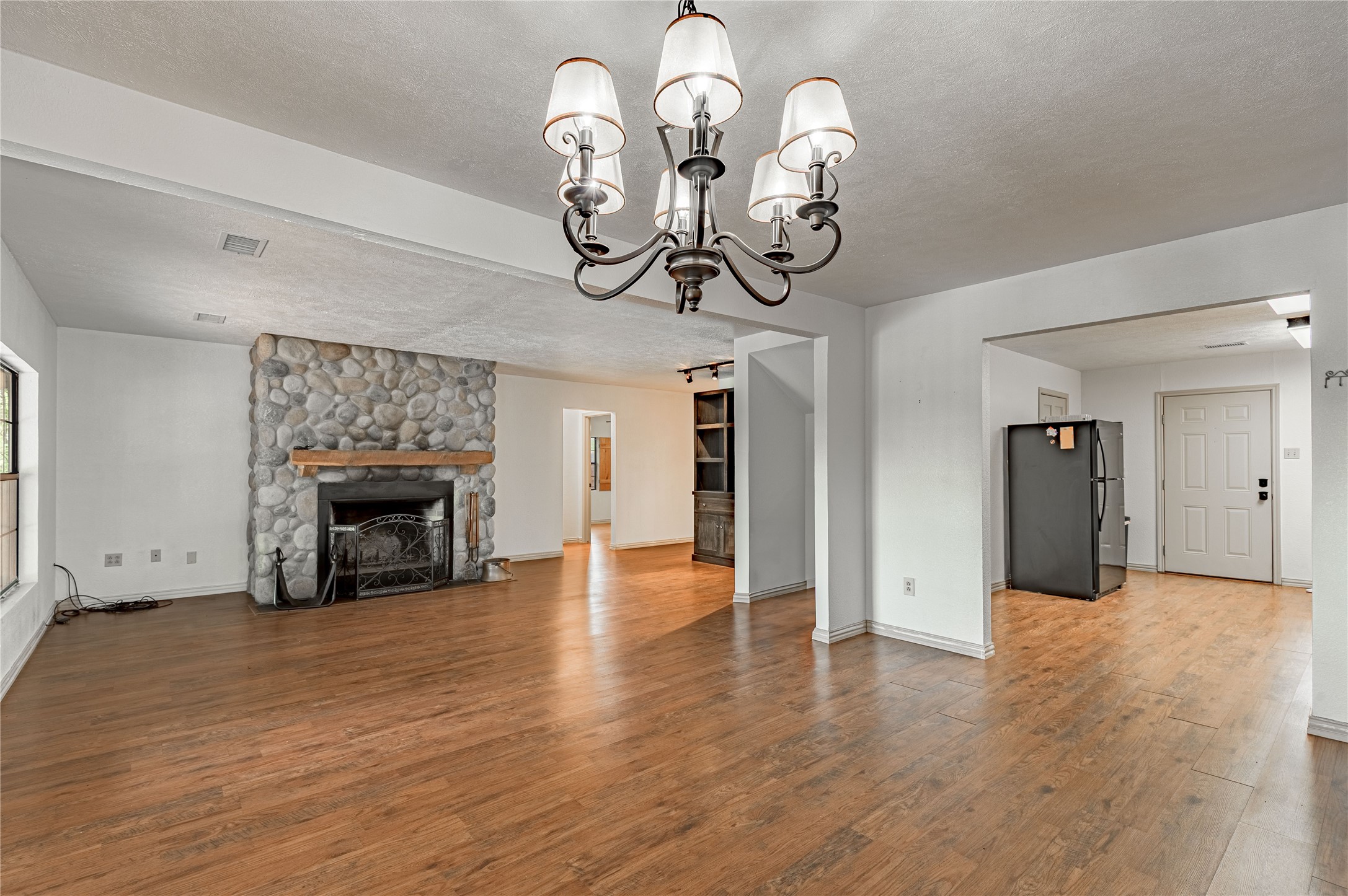 73 Thomas Lake Road Huntsville, TX 77320 - Photo 10 of 30