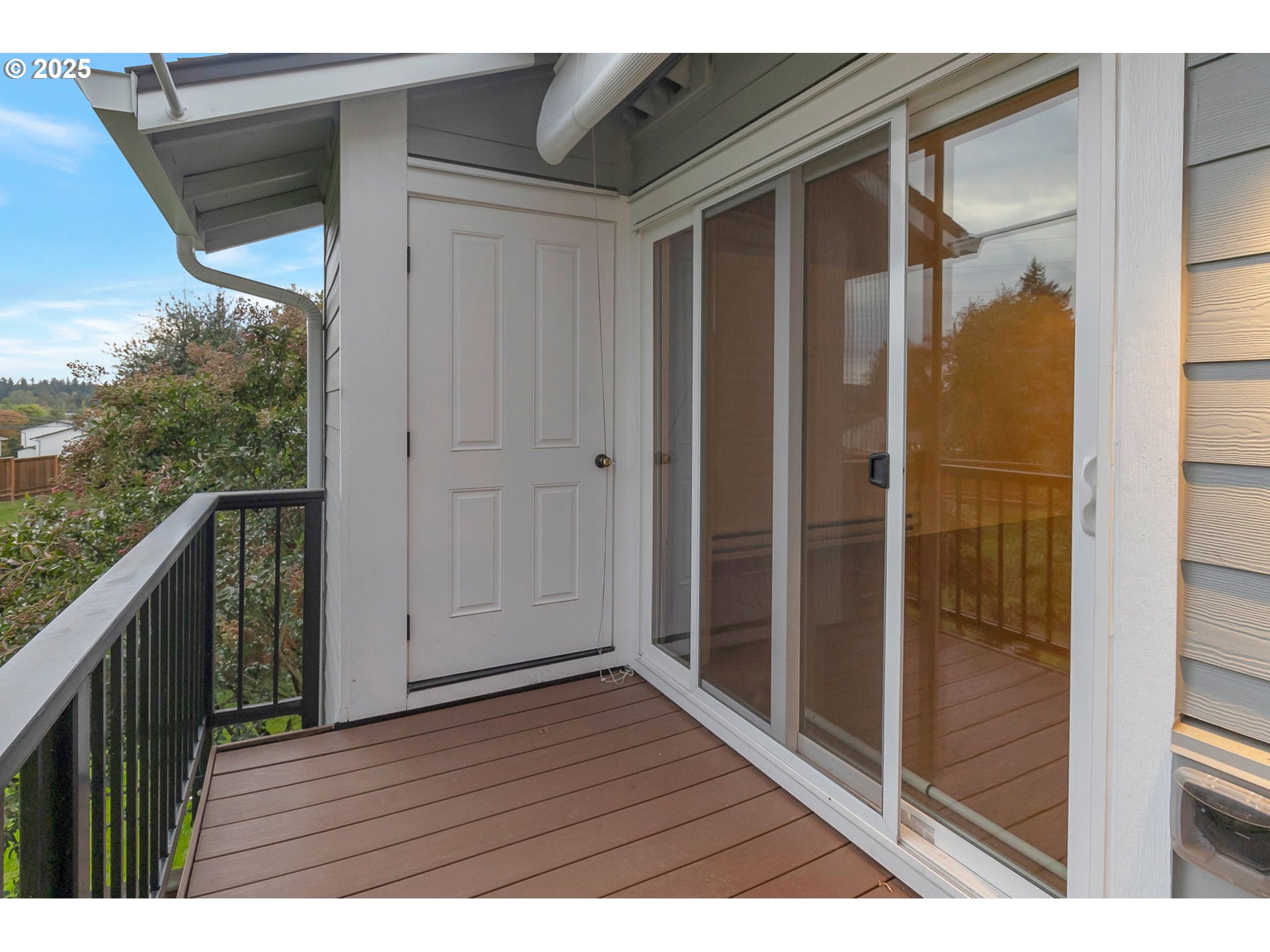 8524 Southwest Mohawk Street Tualatin, OR 97062 - Photo 22 of 30 a view of wooden floor in a balcony