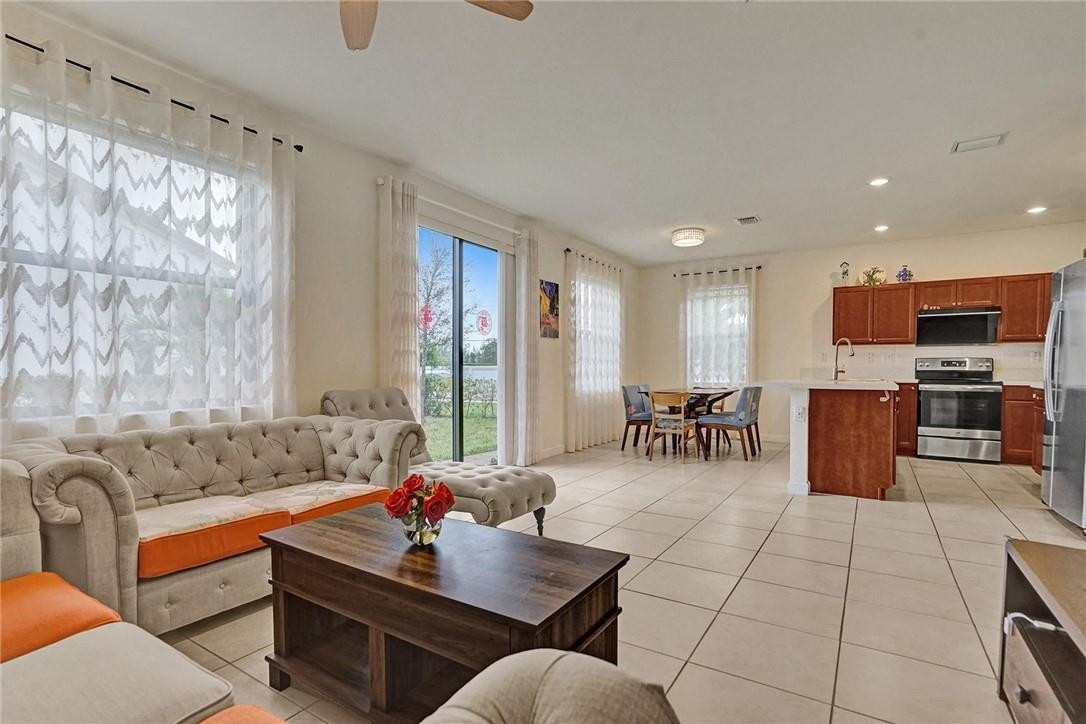 3482 West 101st Terrace Hialeah, FL 33018 - Photo 12 of 39 Photo 12