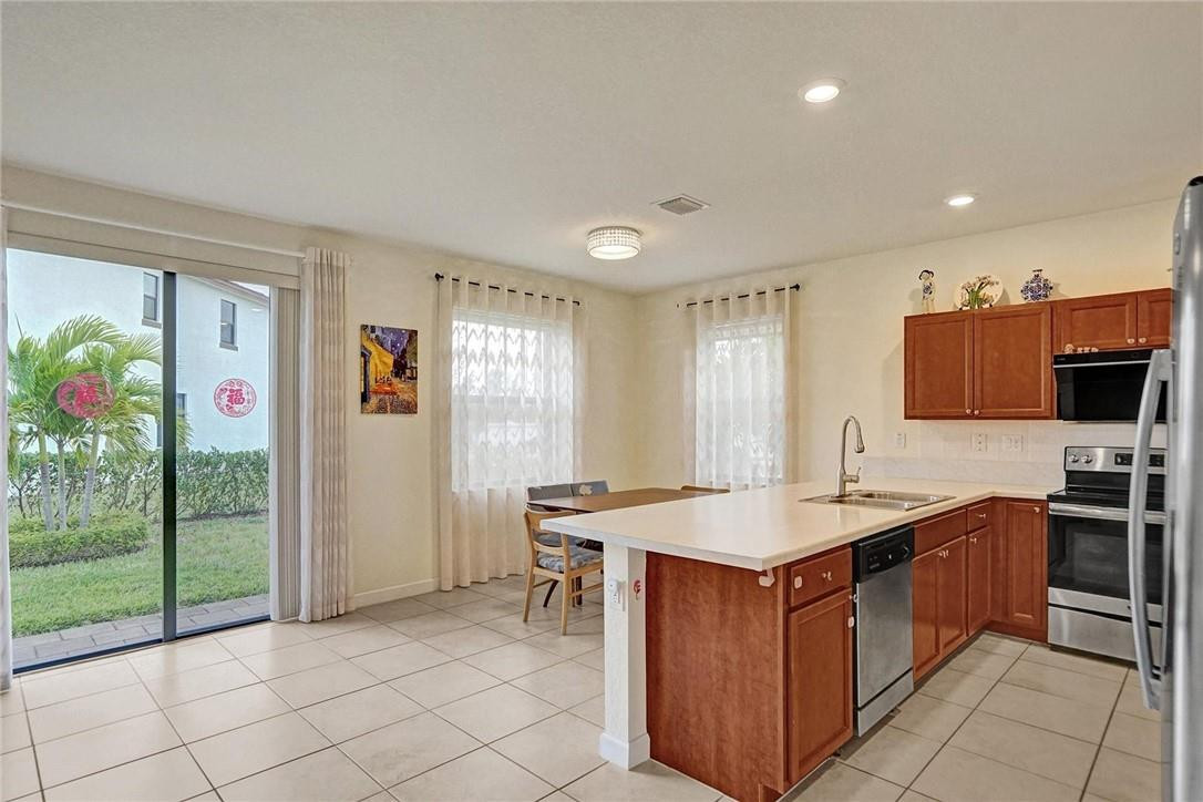 3482 West 101st Terrace Hialeah, FL 33018 - Photo 22 of 39 Photo 22