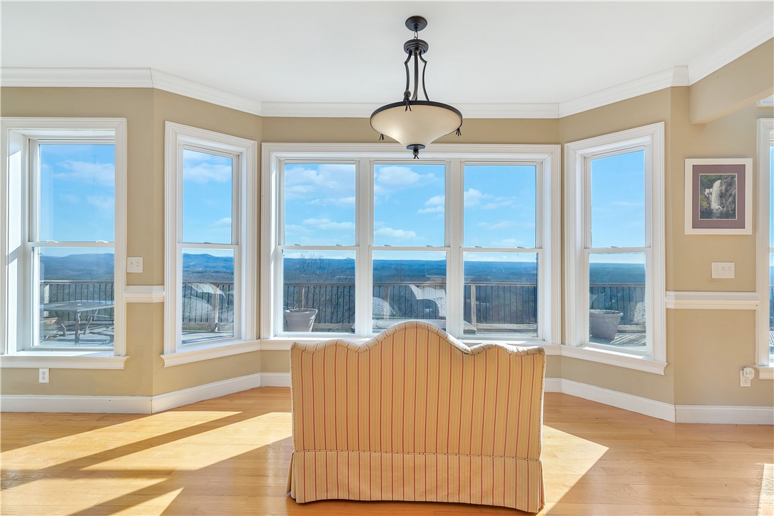 272 Jocassee Ridge Way Salem, SC 29676 - Photo 14 of 50 Breakfast Area